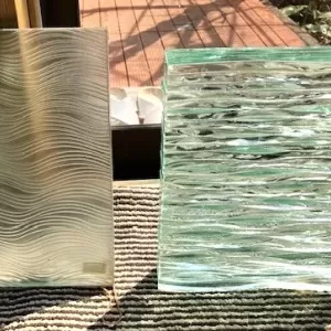 水イメージのアートガラス　検討中のサムネイル